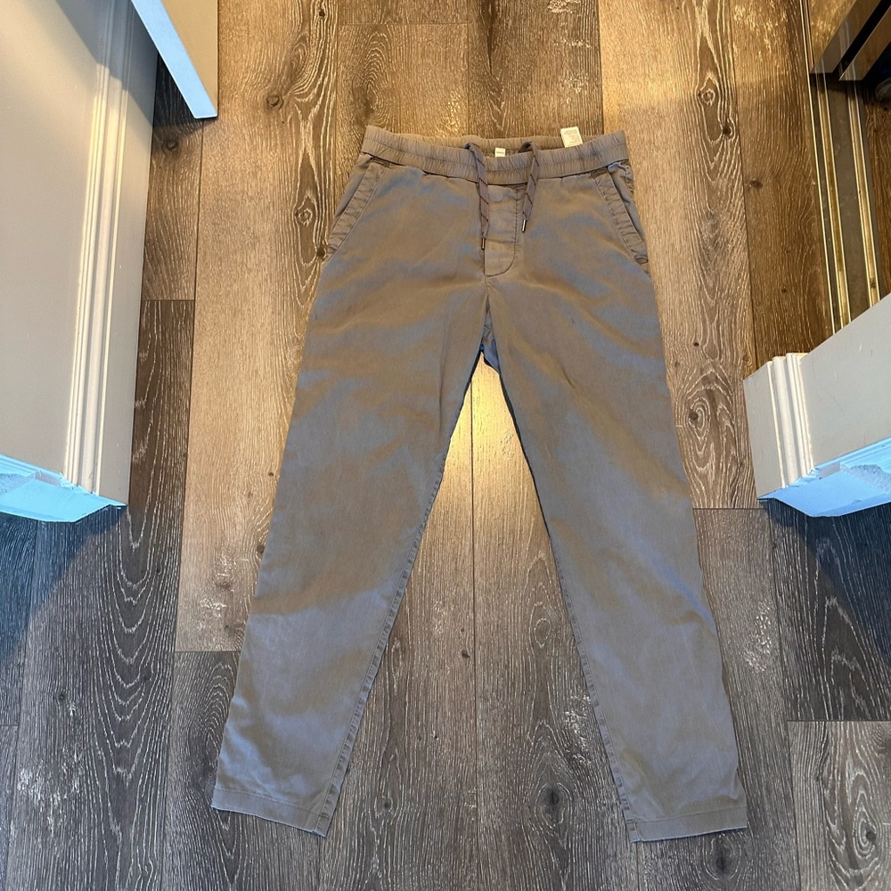 James Perse Men's Drawstring Chinos - Gray/Tan